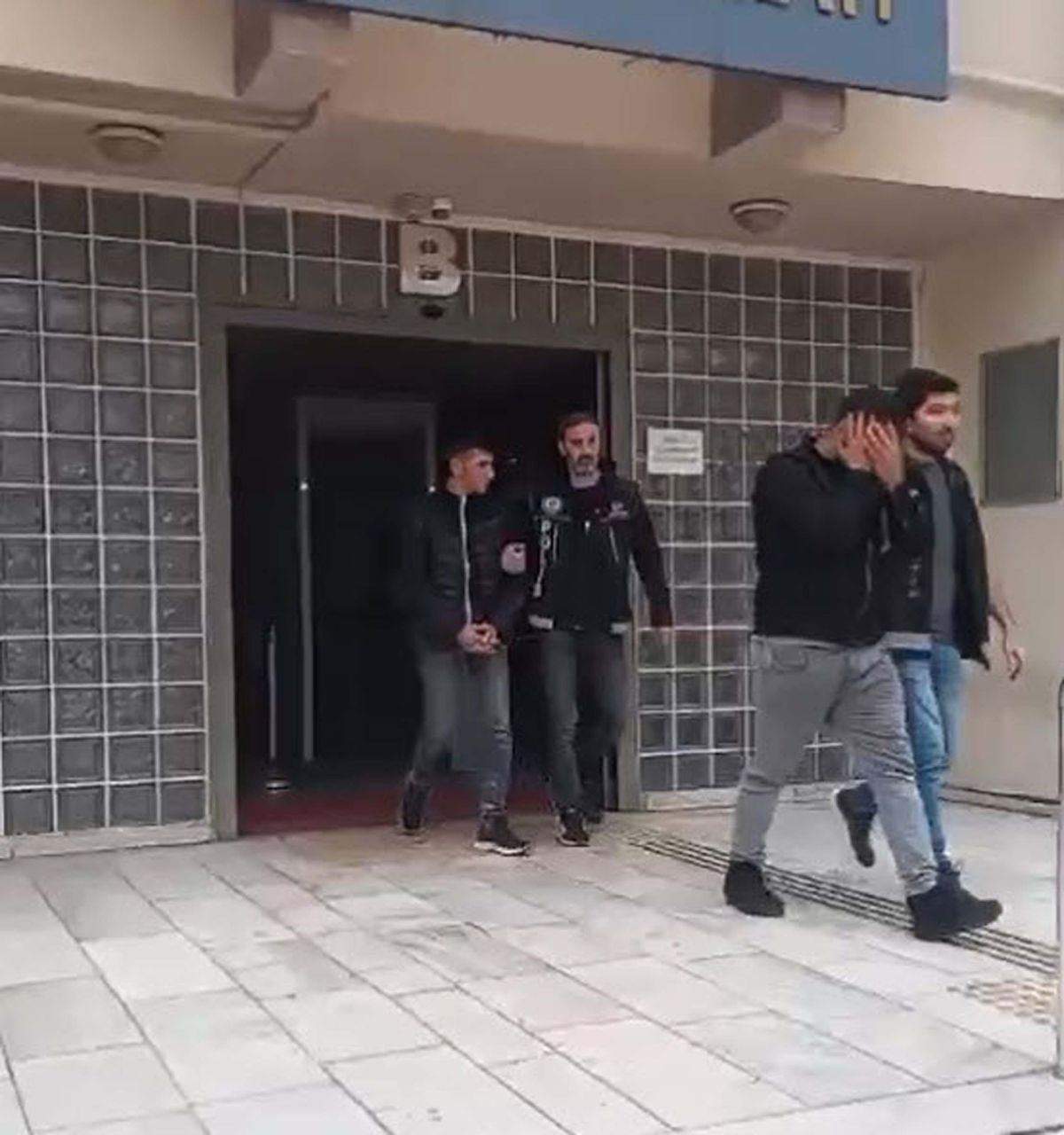 Uyuşturucu Hapla Yakalanan İki Şüpheli Tutuklandı