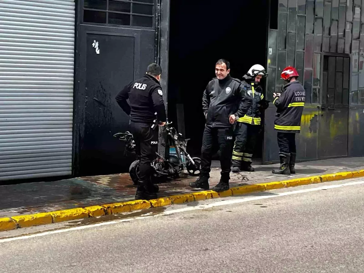 Kocaeli'de Kaynak İşlemi Sırasında Motosiklet Alev Aldı