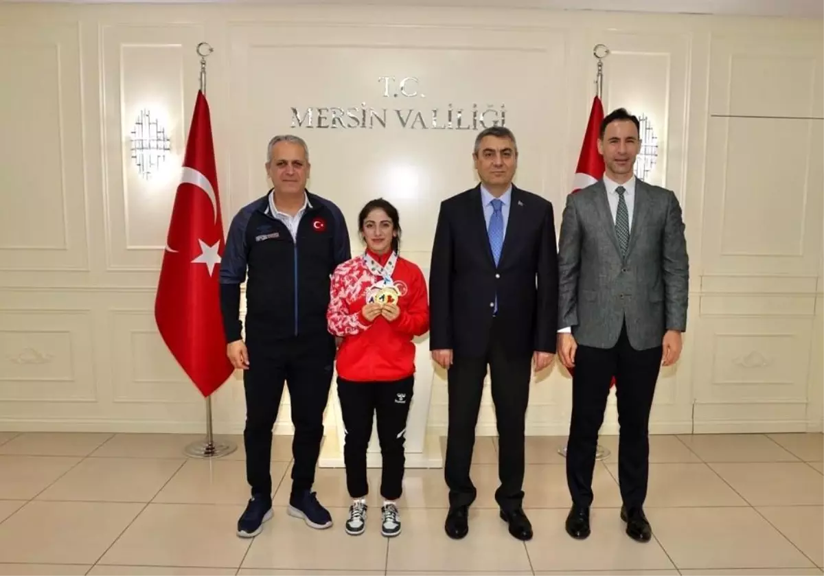 Mersin Valisi Atilla Toros, Avrupa Halter Şampiyonu Gamze Altun'u Ağırladı