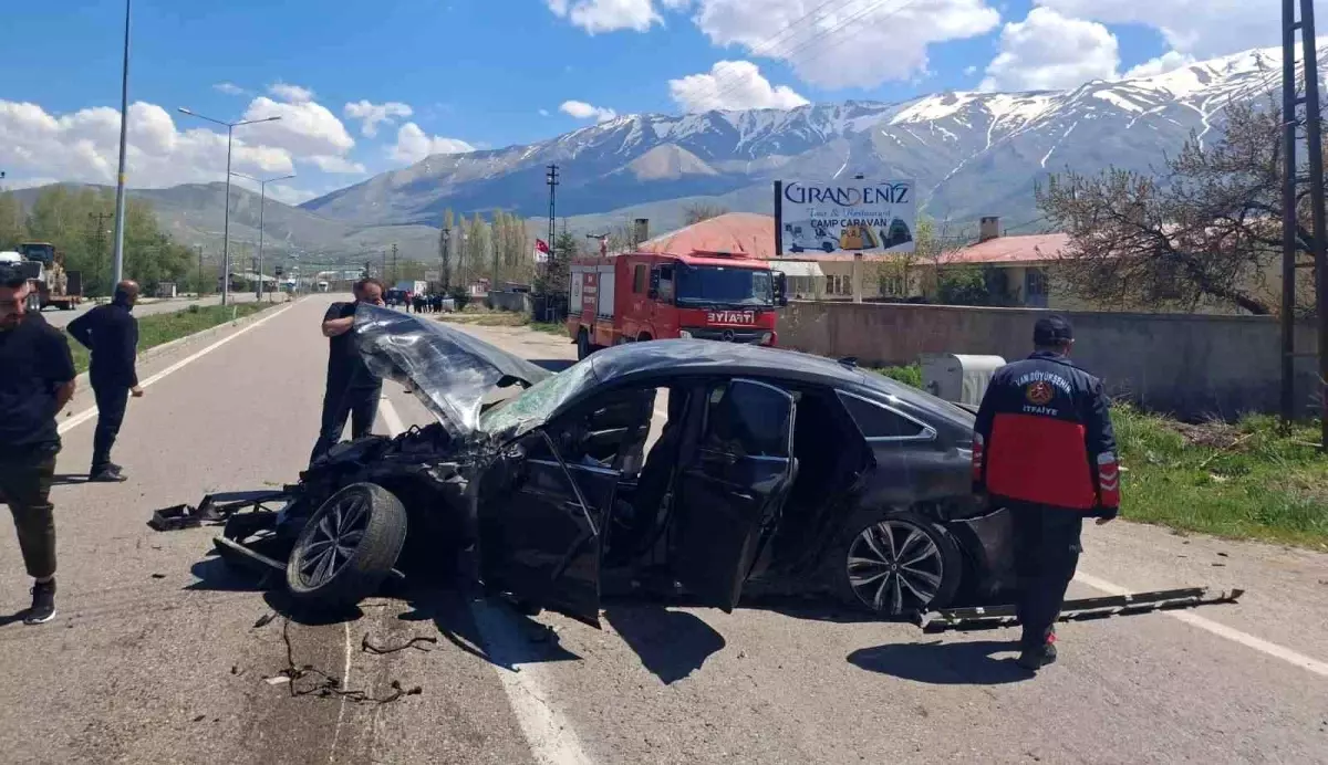 Van'da Otomobil Takla Attı, Sürücü Yaralandı