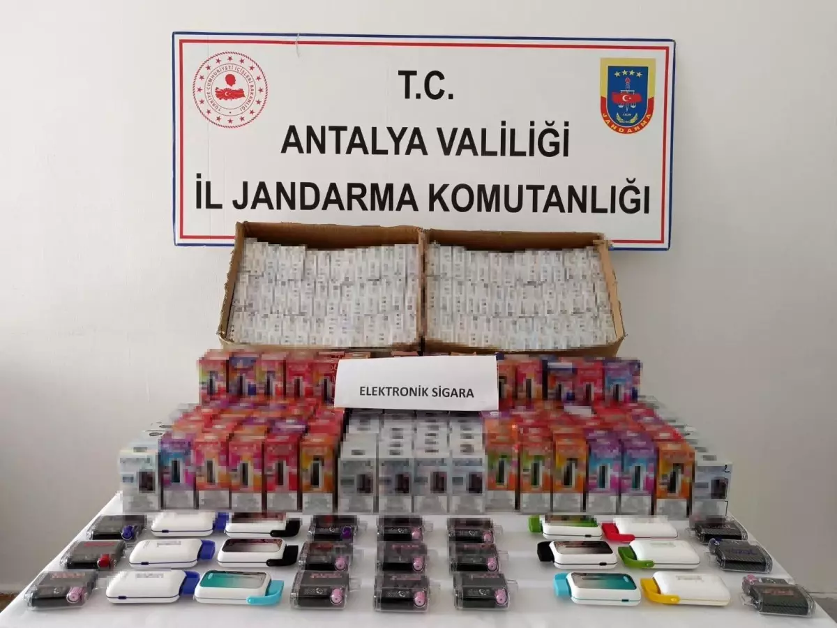 Antalya'da 850 Adet Kaçak Elektronik Sigara Ele Geçirildi