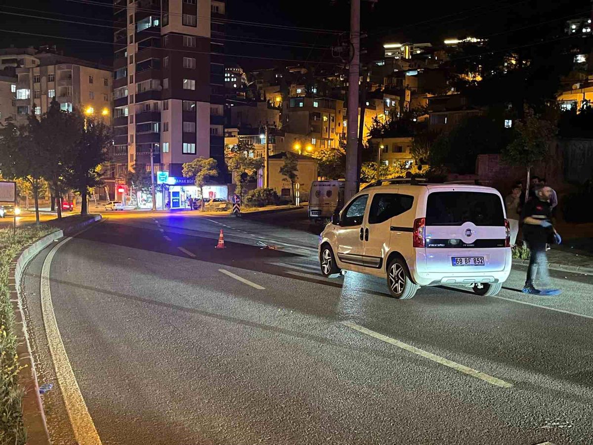 Kahramanmaraş'ta Anne ve Kızına Otomobil Çarptı