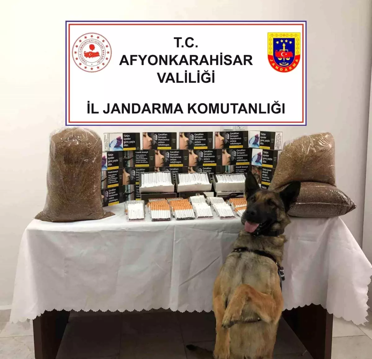 Afyonkarahisar'da Kaçak Tütün ve Makaron Ele Geçirildi