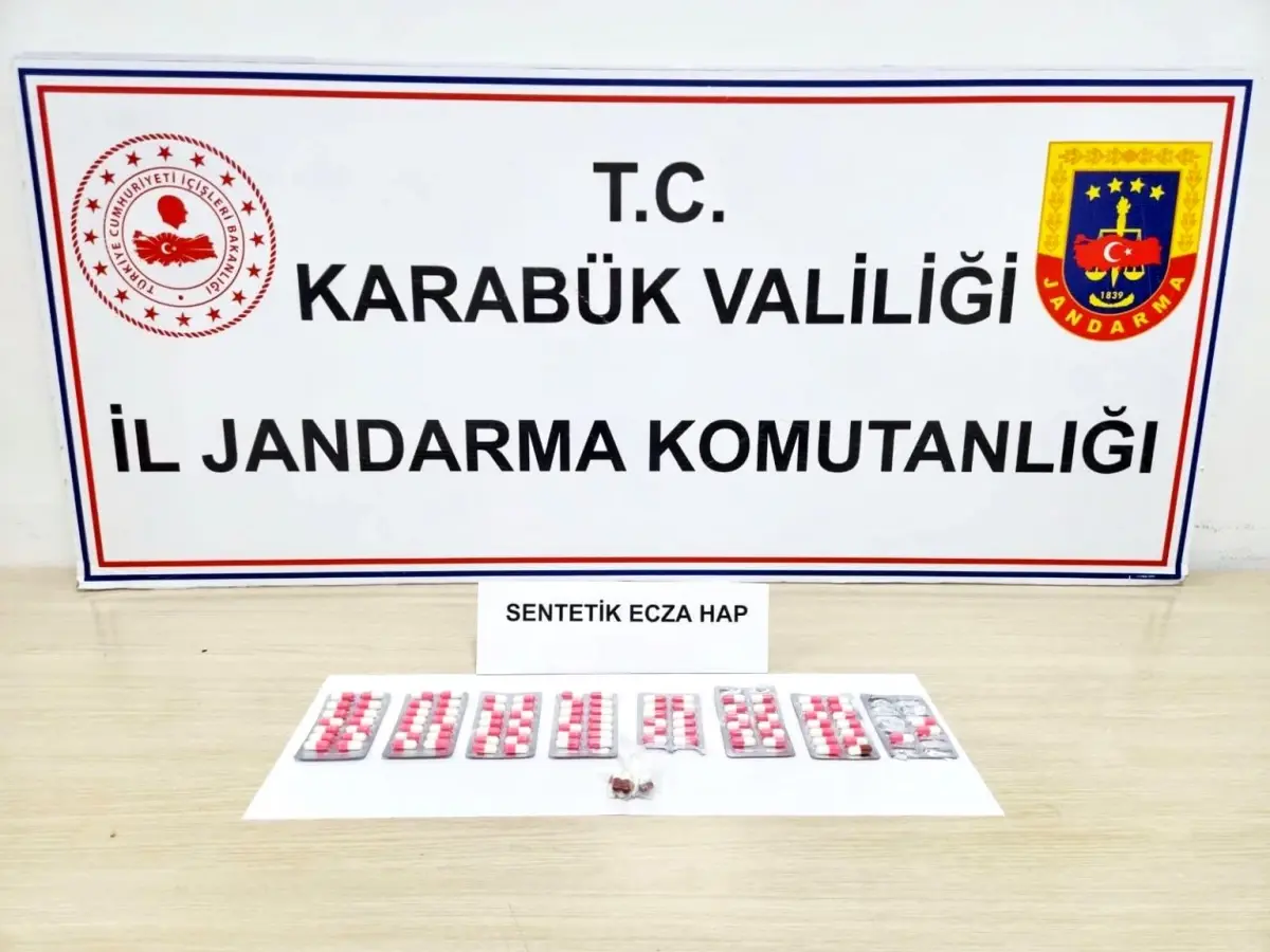 Karabük'te Jandarma Operasyonu: 102 Sentetik Ecza Hap Ele Geçirildi