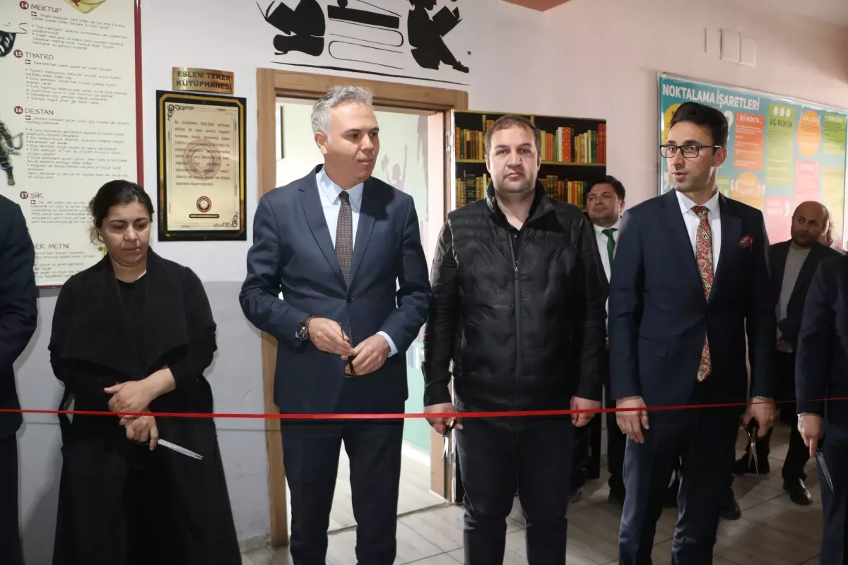 Eslem Teker'in Ismi Kütüphaneye Verildi