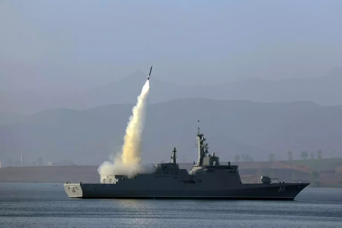 Kuzey Kore, Yeni Savaş Gemisinin Testlerini Başarıyla Tamamladı
