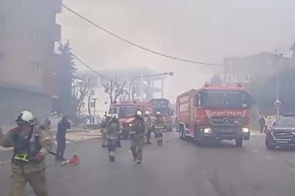 Sancaktepe'de fabrika yangını