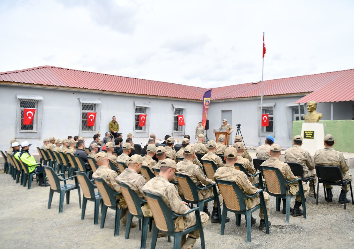 Tunceli'de 15 yıl önce şehit olan 5 asker için anma töreni düzenlendi