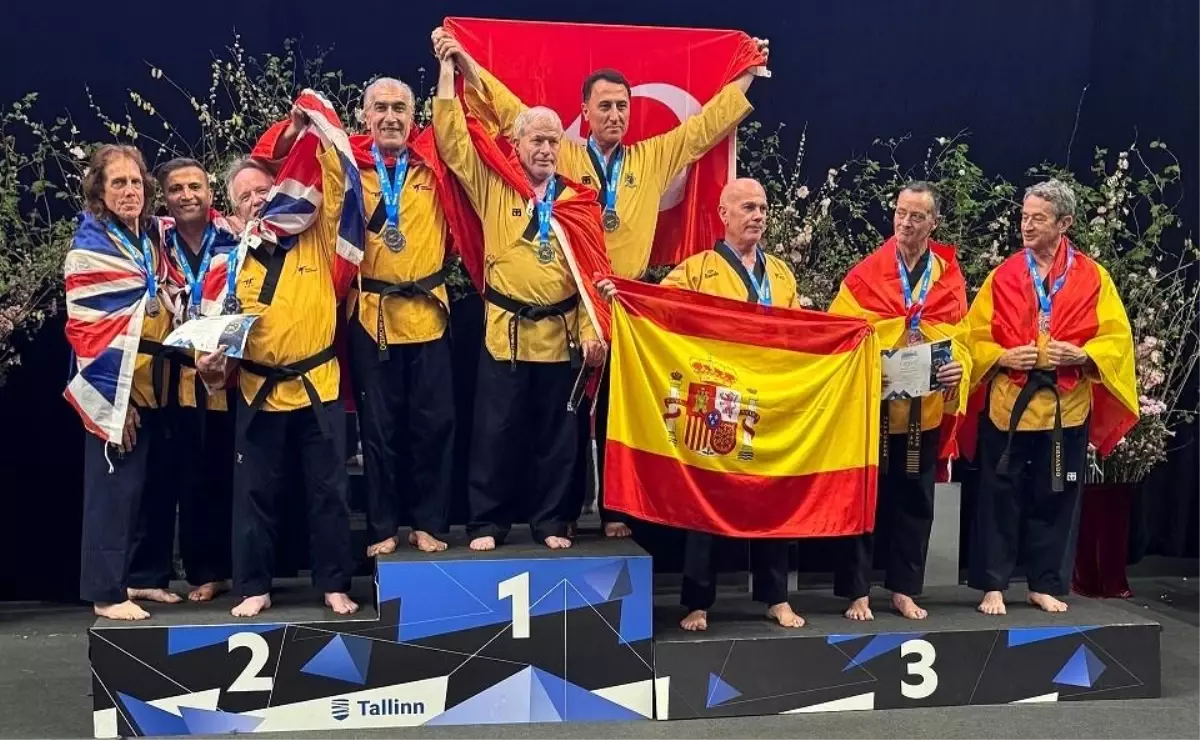 Erzurumlu Taekwondo Antrenörlerinden Altın ve Gümüş Madalya