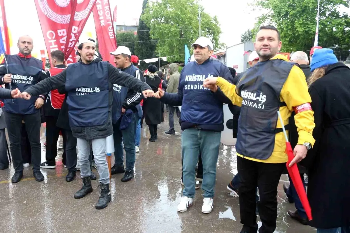 1 Mayıs Emek ve Dayanışma Günü Balıkesir'de Coşkuyla Kutlandı