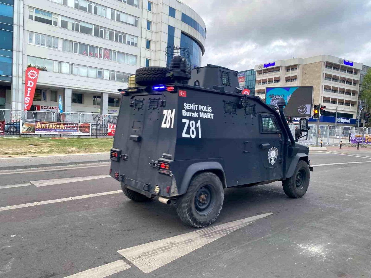 Kadıköy'de 1 Mayıs İçin Yoğun Güvenlik Önlemleri