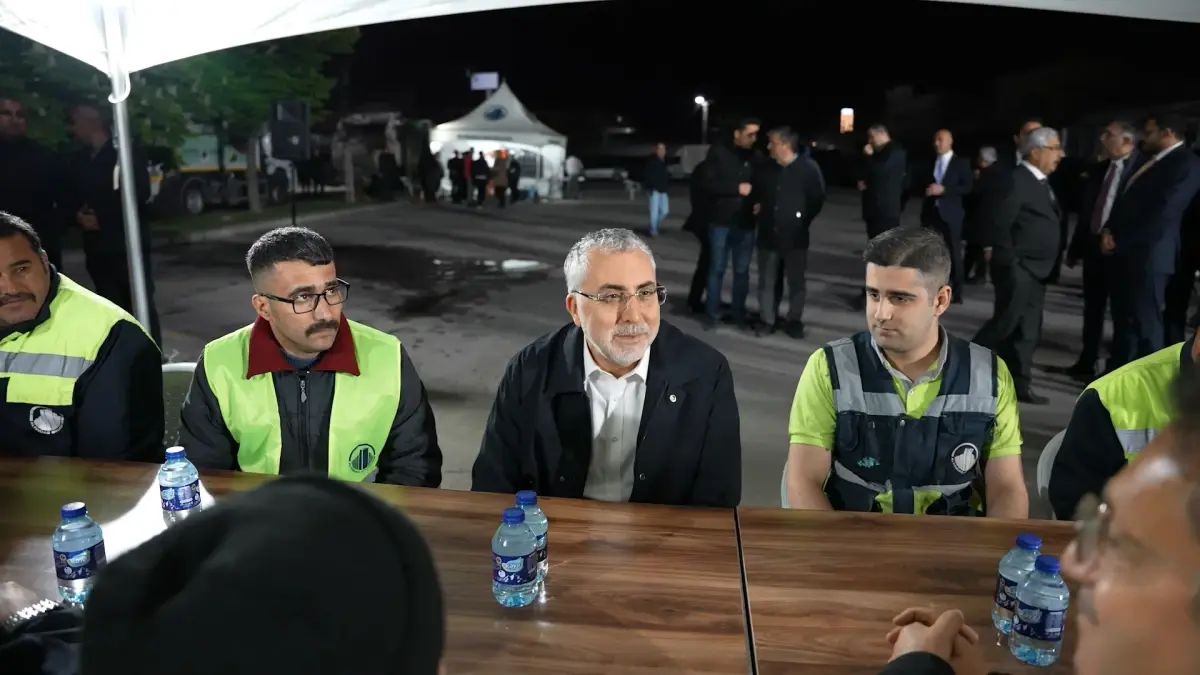 Bakan Işıkhan, 1 Mayıs Emek ve Dayanışma Günü'nü İşçilerle Kutladı