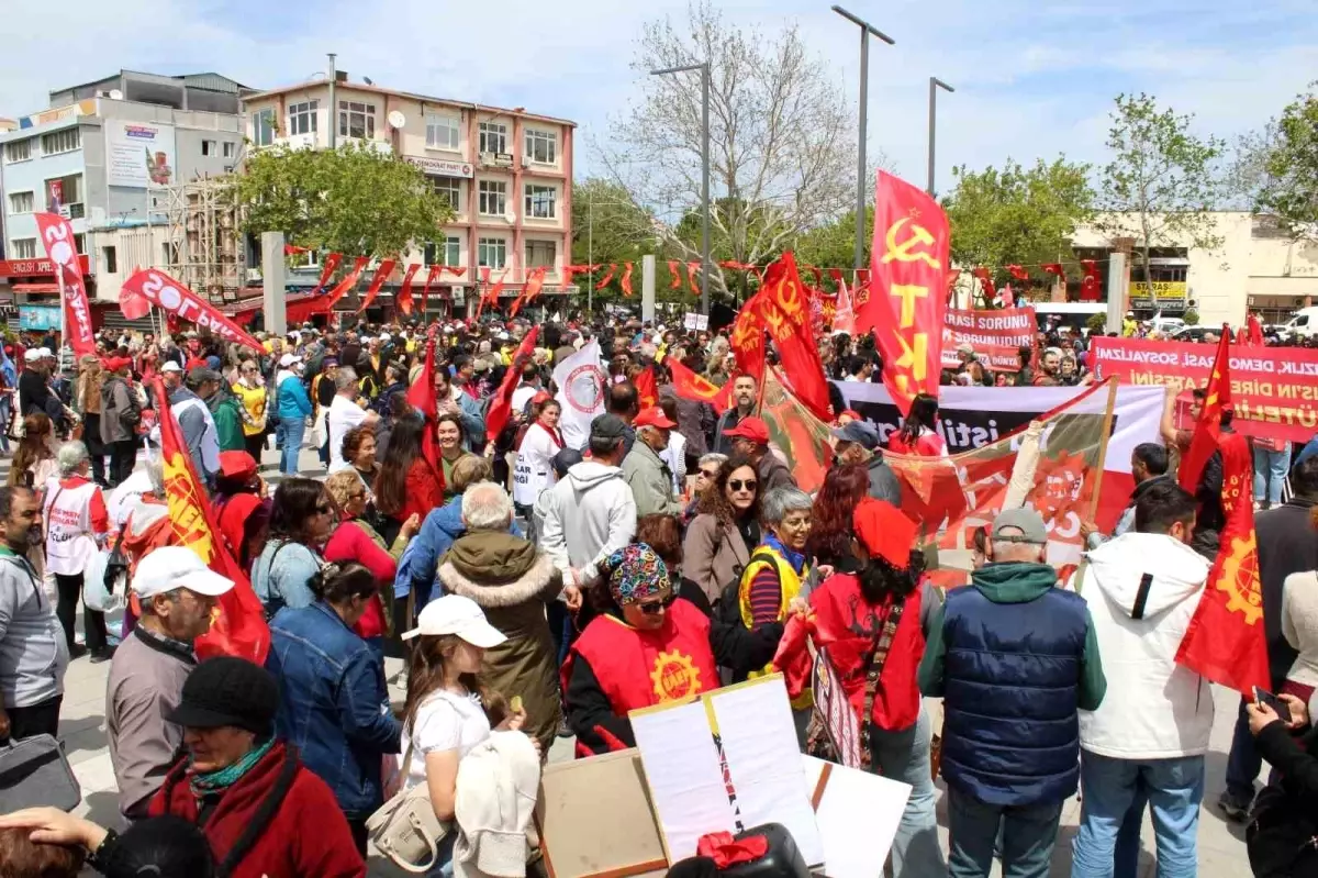 Çanakkale'de 1 Mayıs Emek ve Dayanışma Günü Kutlandı