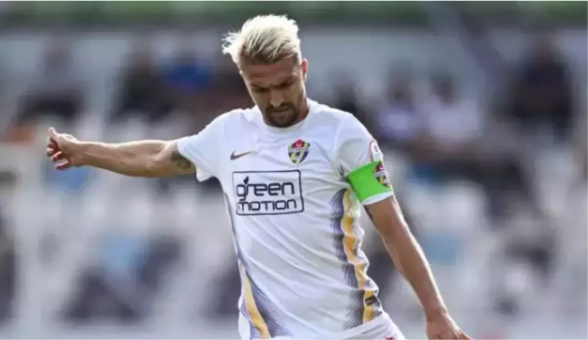 Caner Erkin futbolu bıraktı mı?