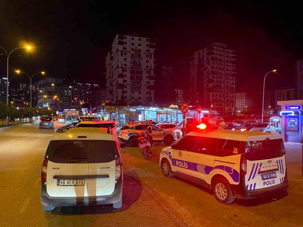 Kahramanmaraş'ta Ehliyetsiz Sürücü Polise Çarptı