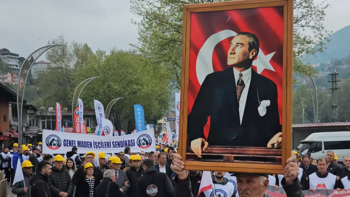 Zonguldak'ta 1 Mayıs Yürüyüşü: Madenciler ve Emekliler Bir Araya Geldi