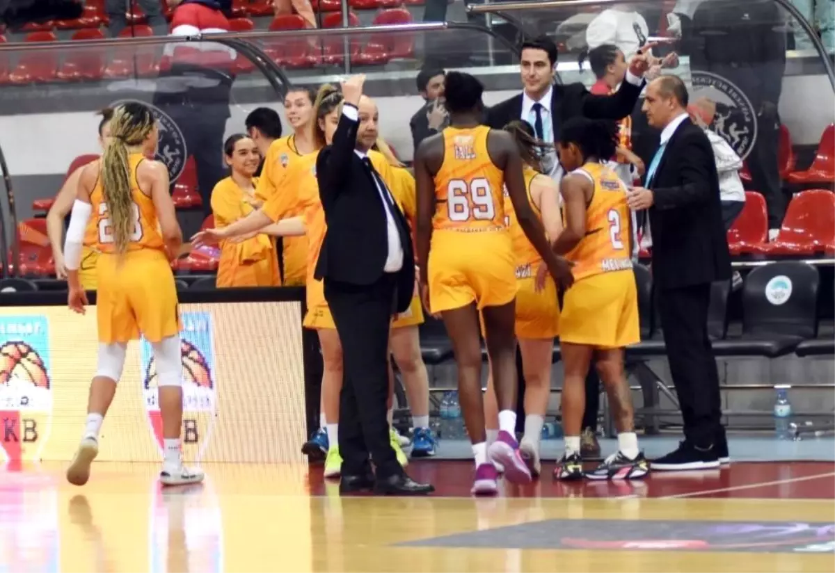 Emre Özsarı, A Milli Kadın Basketbol Takımı'nın Teknik Kadrosunda