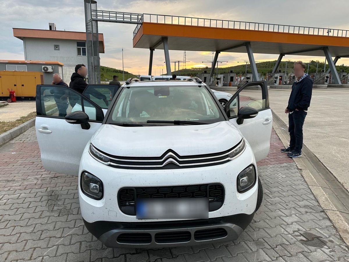 İstanbul'dan İzmir'e Kaçak Göçmen Götüren Organizör Tutuklandı