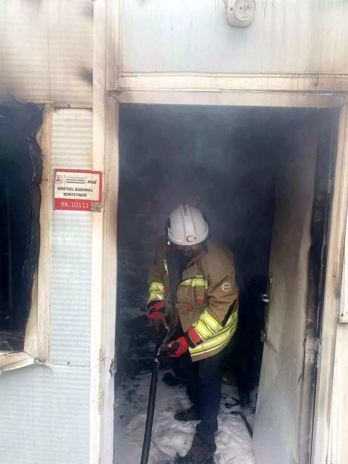 Hatay'da Konteyner Barınakta Yangın