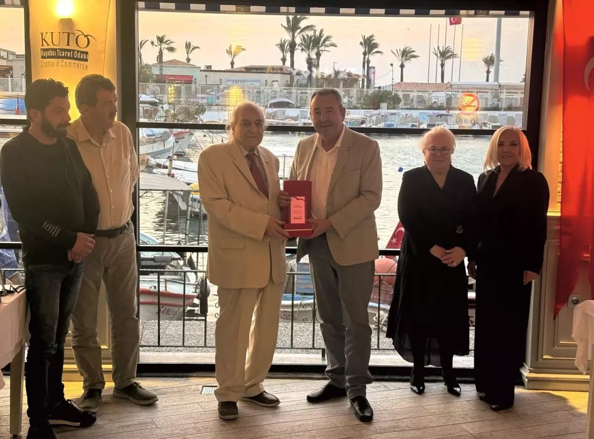 Kuşadası Ticaret Odası'nda 10 Yıl ve Üzeri Görev Yapan Üyelere Plaket Verildi