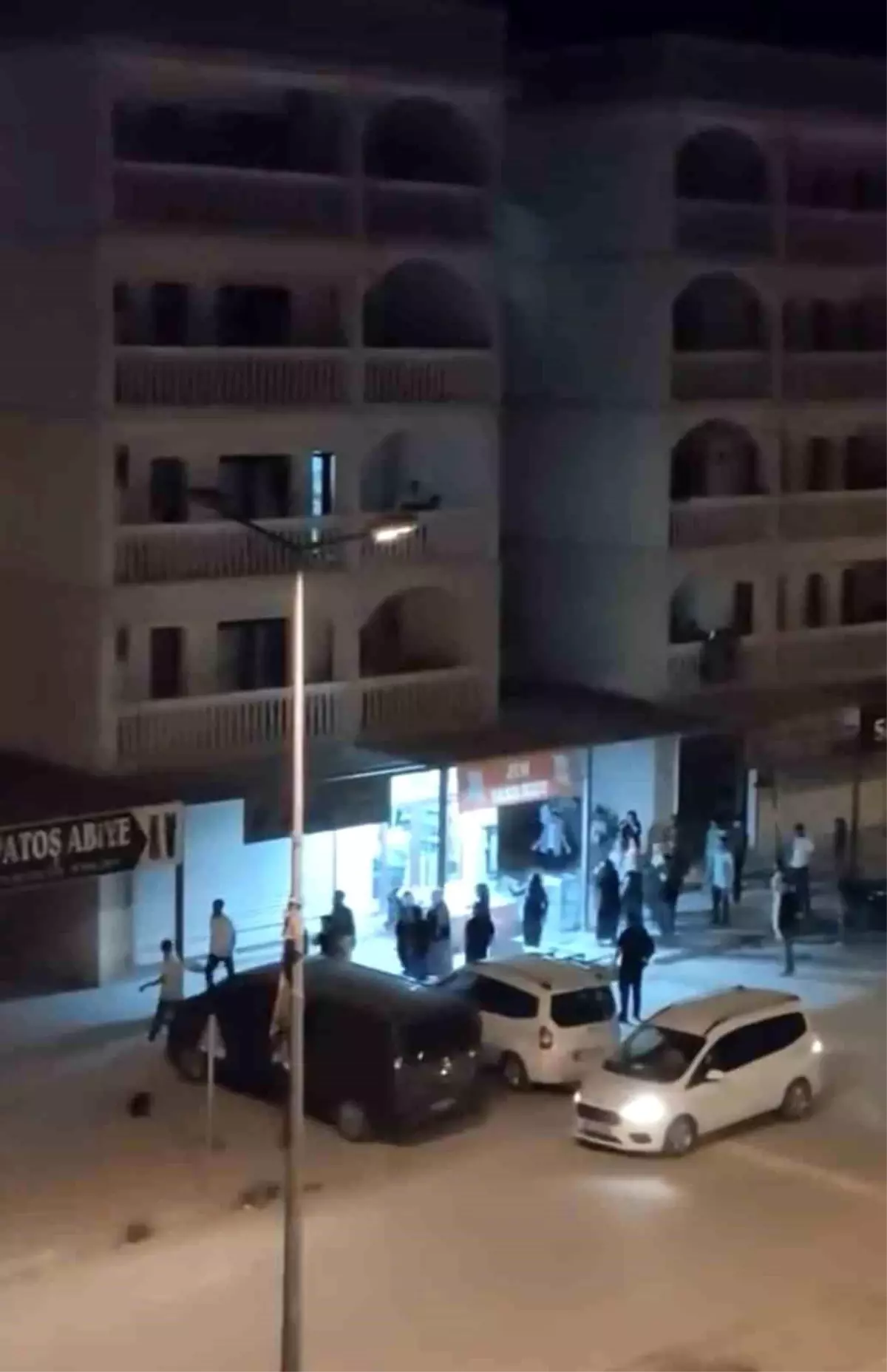 Nusaybin'de Tartışma Sonrası Buzdolabı Devriildi