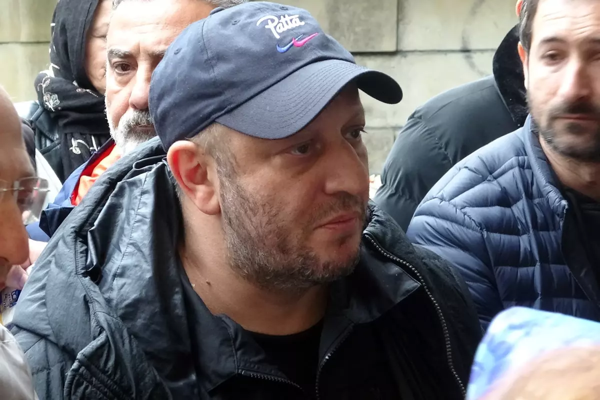 Ünlü oyuncu Serkan Keskin'in annesi vefat etti