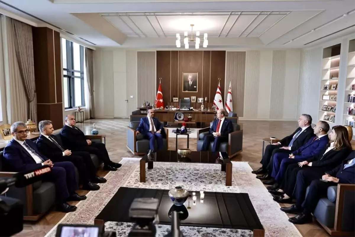 Sanayi ve Teknoloji Bakanı Kacır, TEKNOFEST KKTC 2025 İçin Cumhurbaşkanı Tatar'la Bir Araya Geldi