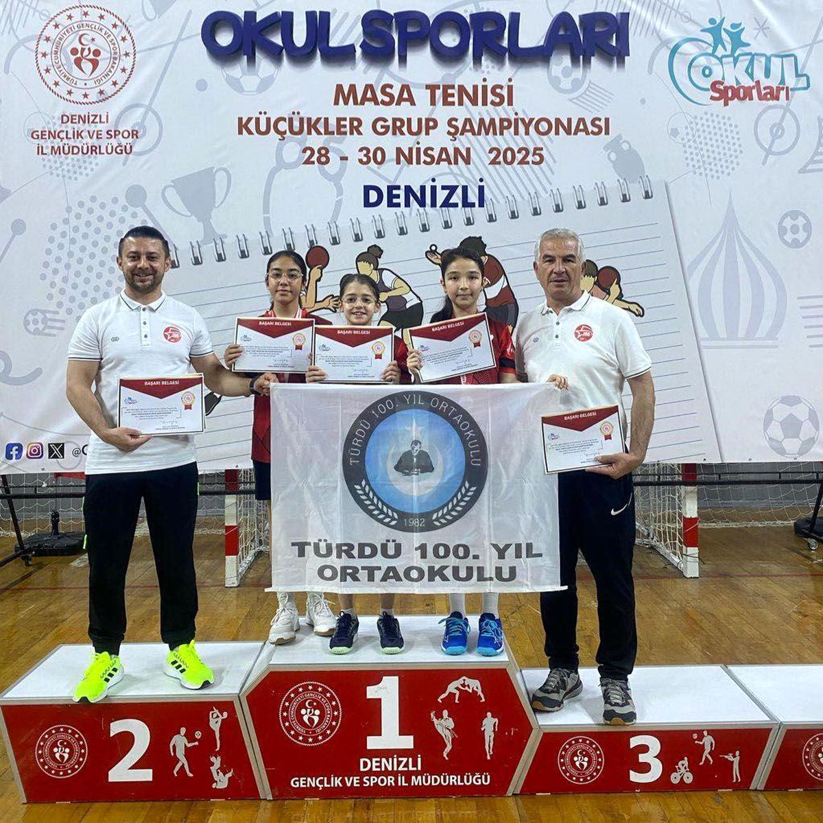 Türdü 100. Yıl Ortaokulu Kız Masa Tenisi Takımı Grup Şampiyonu Oldu