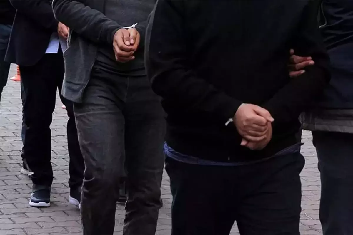 Uşak'ta uyuşturucu operasyonu! 11 kişi tutuklandı