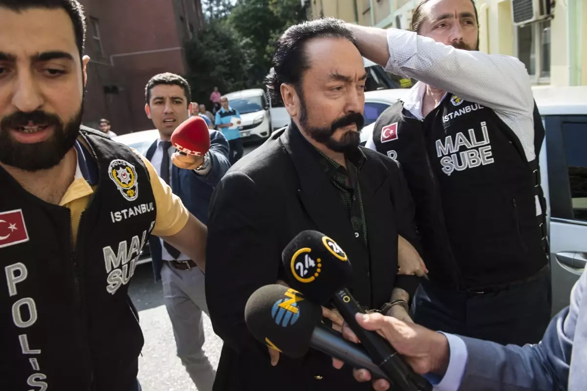 Adnan Oktar'a bir davadan beraat! İfadesi yine bomba