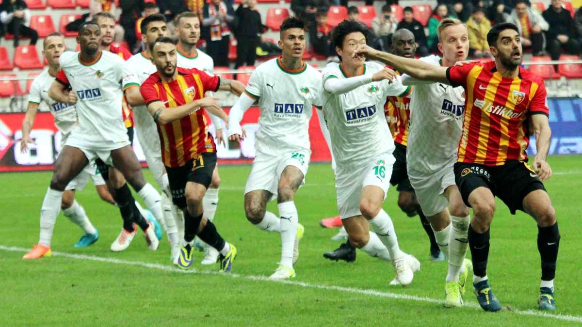 Alanyaspor ve Kayserispor Süper Lig'de 18. Kez Karşılaşacak