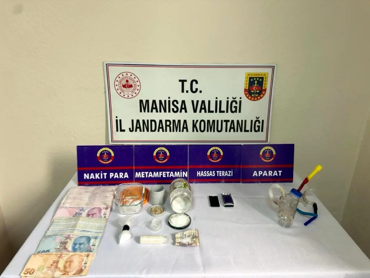 Manisa'nın Alaşehir ilçesinde uyuşturucu operasyonu: 4 gözaltı, 2 tutuklama