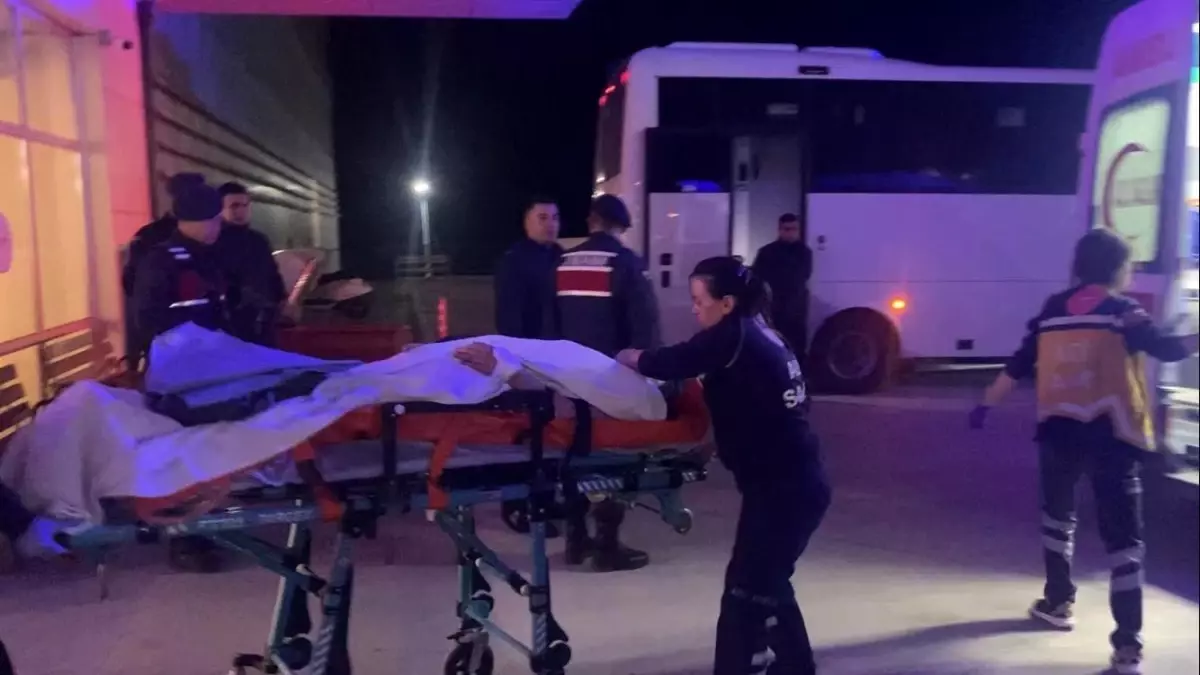 Burdur'da Restoranda Tartışma Kanlı Bitti: Genç Kız Bıçaklandı