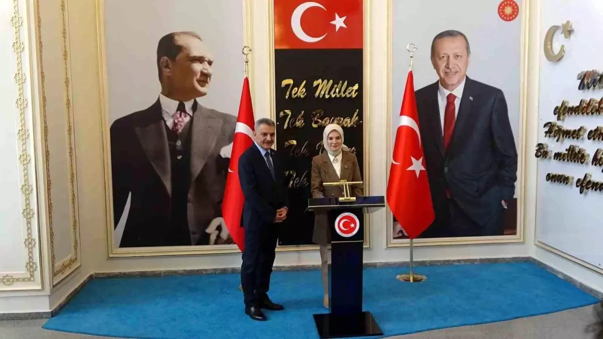 Bakan Göktaş, Aile ve Gençlik Fonu'ndan Yararlanan Çiftin Nikahında Şahitlik Yaptı