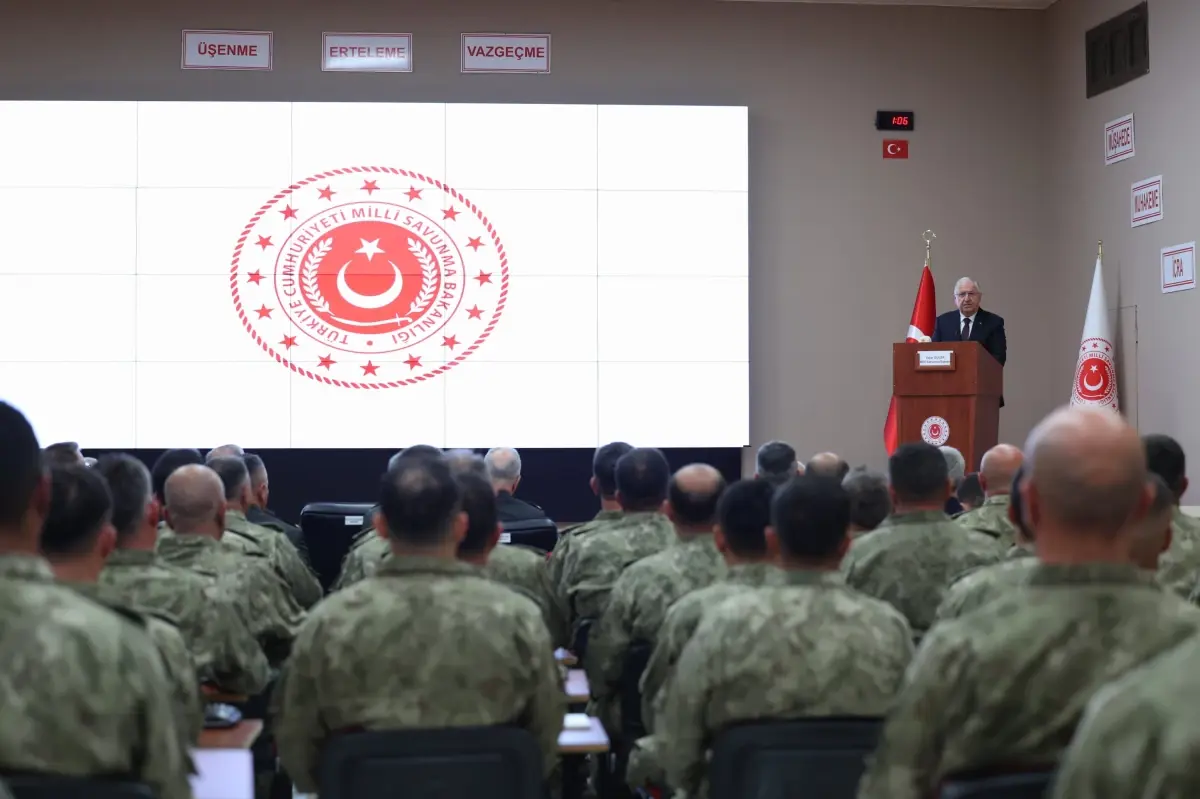 Bakan Güler, TEKNOFEST'e katılmak üzere KKTC'ye gitti (2)