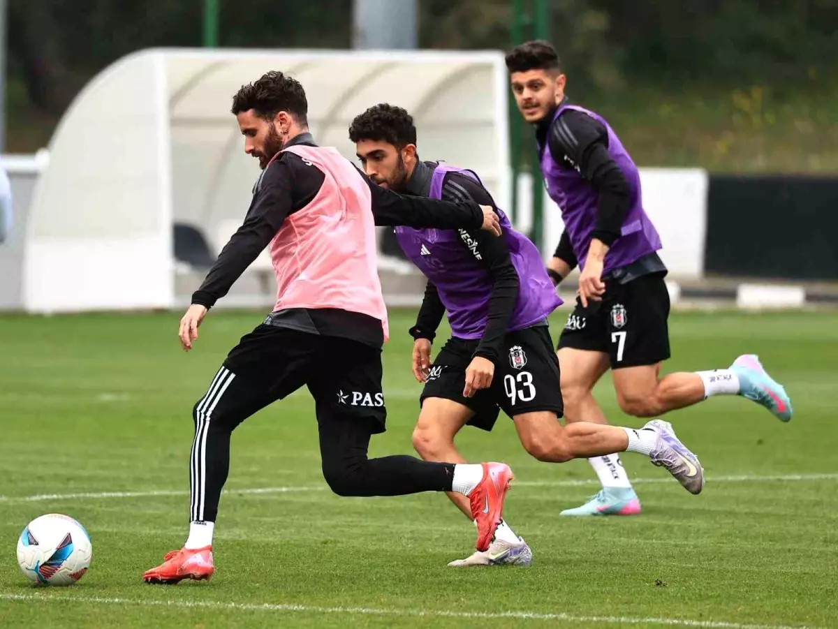 Beşiktaş Fenerbahçe Derbisi İçin Antrenmanlarını Sürdürüyor