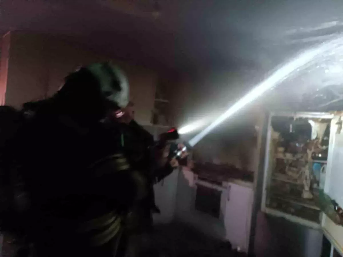 Erzurum'da Apartmanda Yangın Paniği