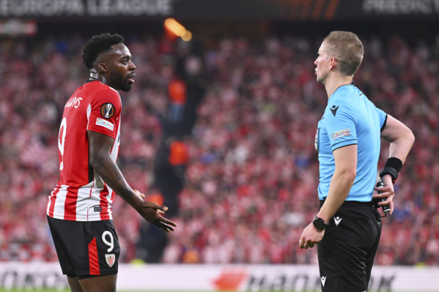 Fenerbahçe'yi yakan hakem dün yine ortalığı karıştırdı Fenerbahçe'yi yakan hakem dün yine ortalığı karıştırdı