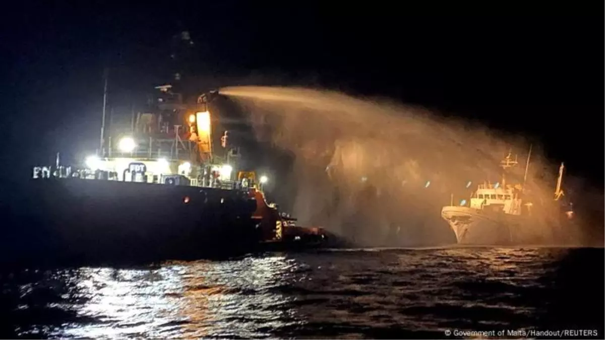Gazze'ye Yardım Götüren Gemide Saldırı: Aktivistler İsrail'i Suçluyor