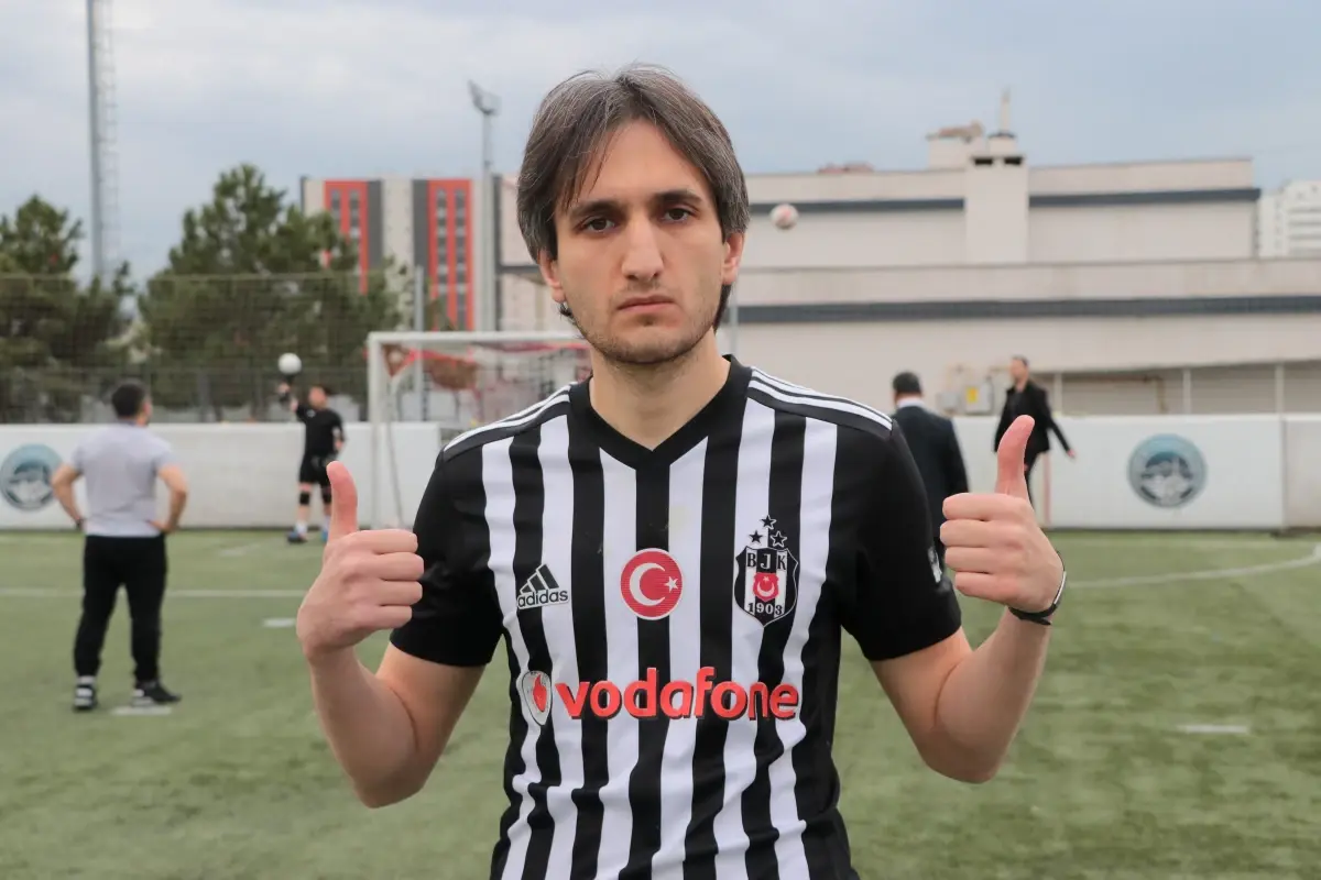 Doğuştan Görme Engelli Türkçe Öğretmeni, Milli Futbolcu Olma Yolunda