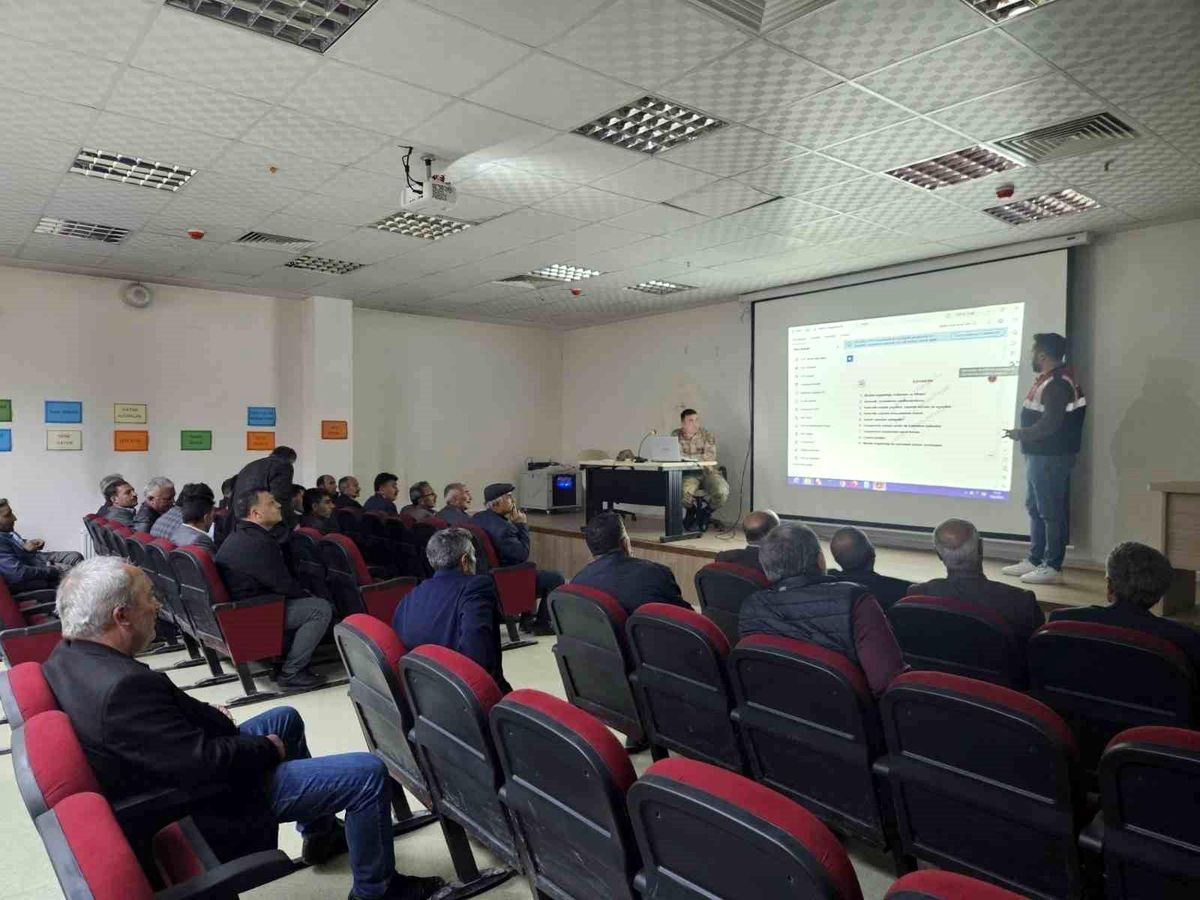 Erzurum'da Muhtarlara Madde Bağımlılığı Semineri Düzenlendi