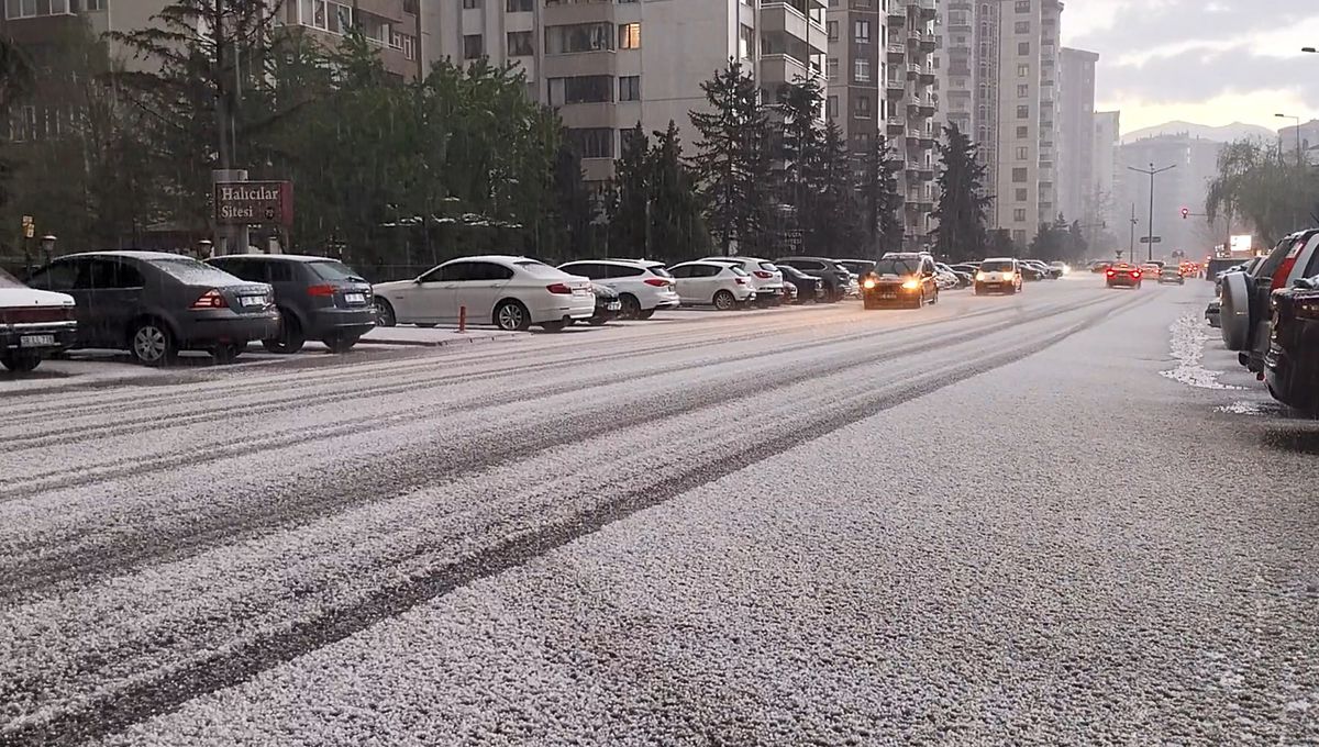 Kayseri'de Dolu ve Sağanak Yağış Ulaşımı Olumsuz Etkiledi