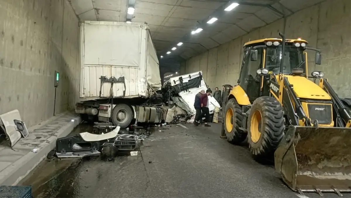 Malatya'da TIR Kazası: Sürücü Ağır Yaralandı