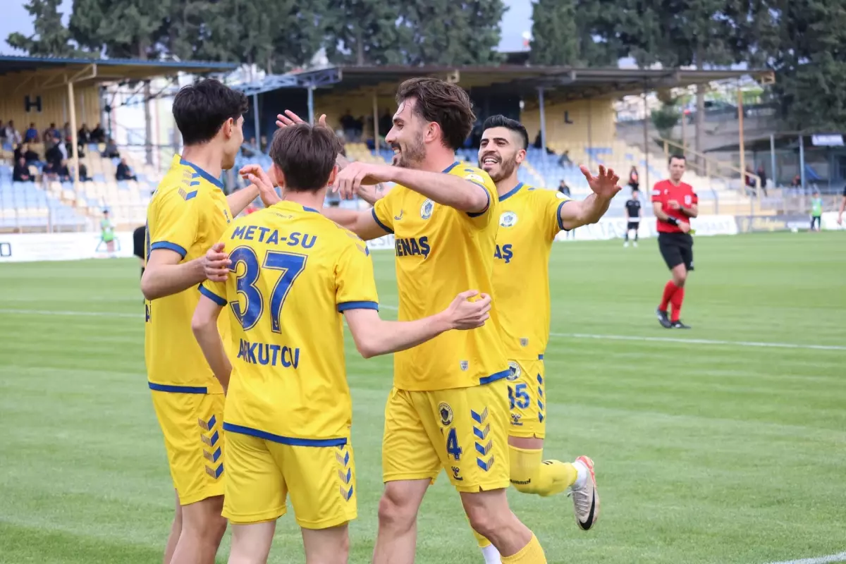Menemen FK ile Beyoğlu Yeni Çarşı Spor Play-Off İçin Kapışacak