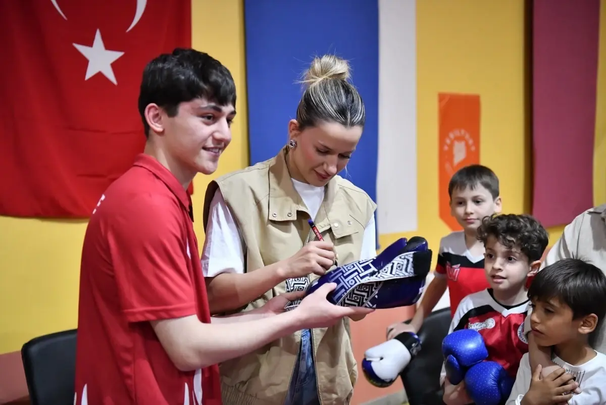 Hatice Akbaş, Genç Sporculara Başarı Hikayesini Anlattı