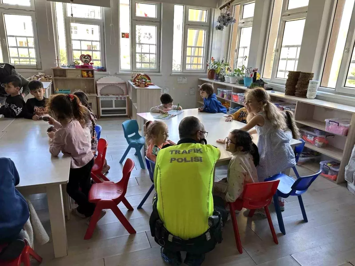 Antalya'da Çocuklara Polislik Mesleği Tanıtıldı