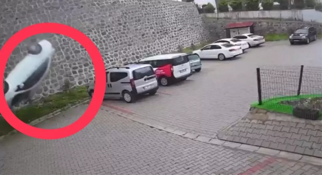 Ordu'da İstinat Duvarından Düşen Otomobilde Sürücü Hayatını Kaybetti