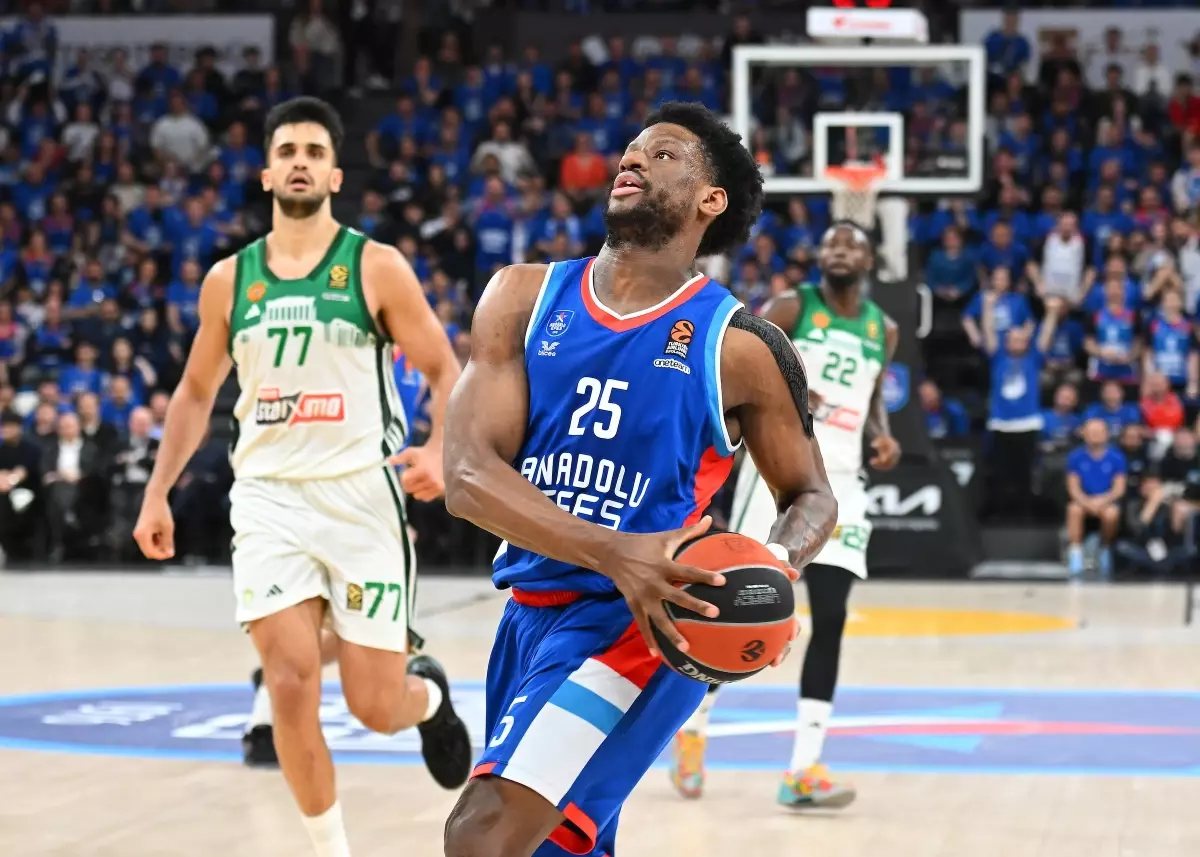 Anadolu Efes Panathinaikos'u Yenerek Seriyi Eşitledi