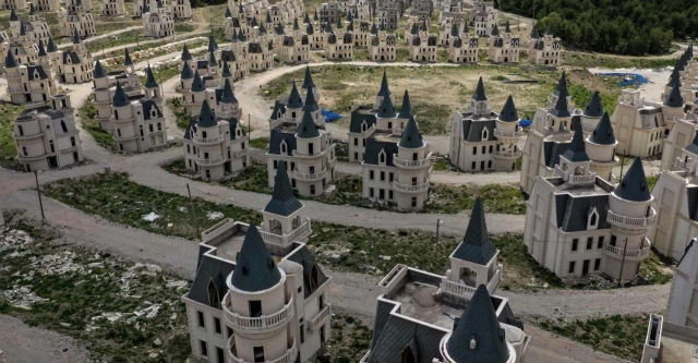 'The ghost castles of the fairy tale! 13 defendants are facing up to 885 years in prison'
