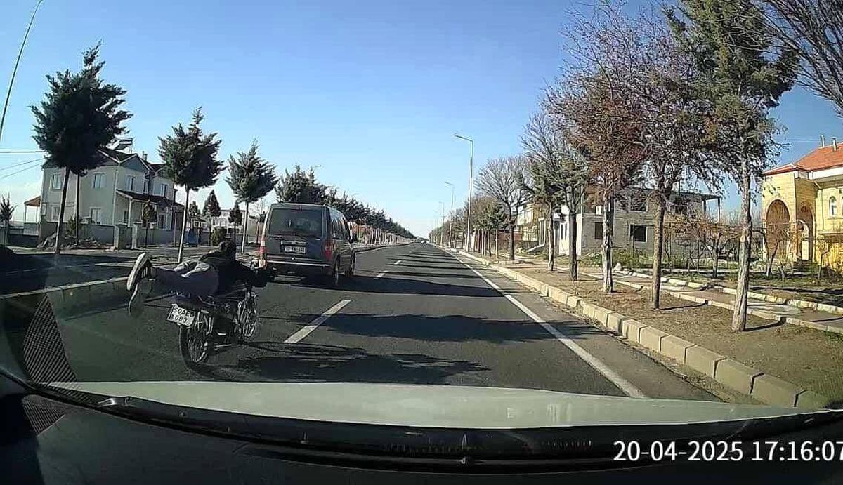 Nevşehir'de Yatarak Motosiklet Süren Sürücüye 28 Bin Lira Ceza
